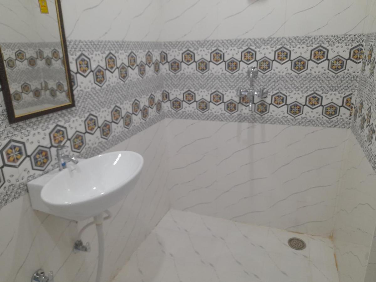 Rudraksha Guest House Varanasi Luaran gambar