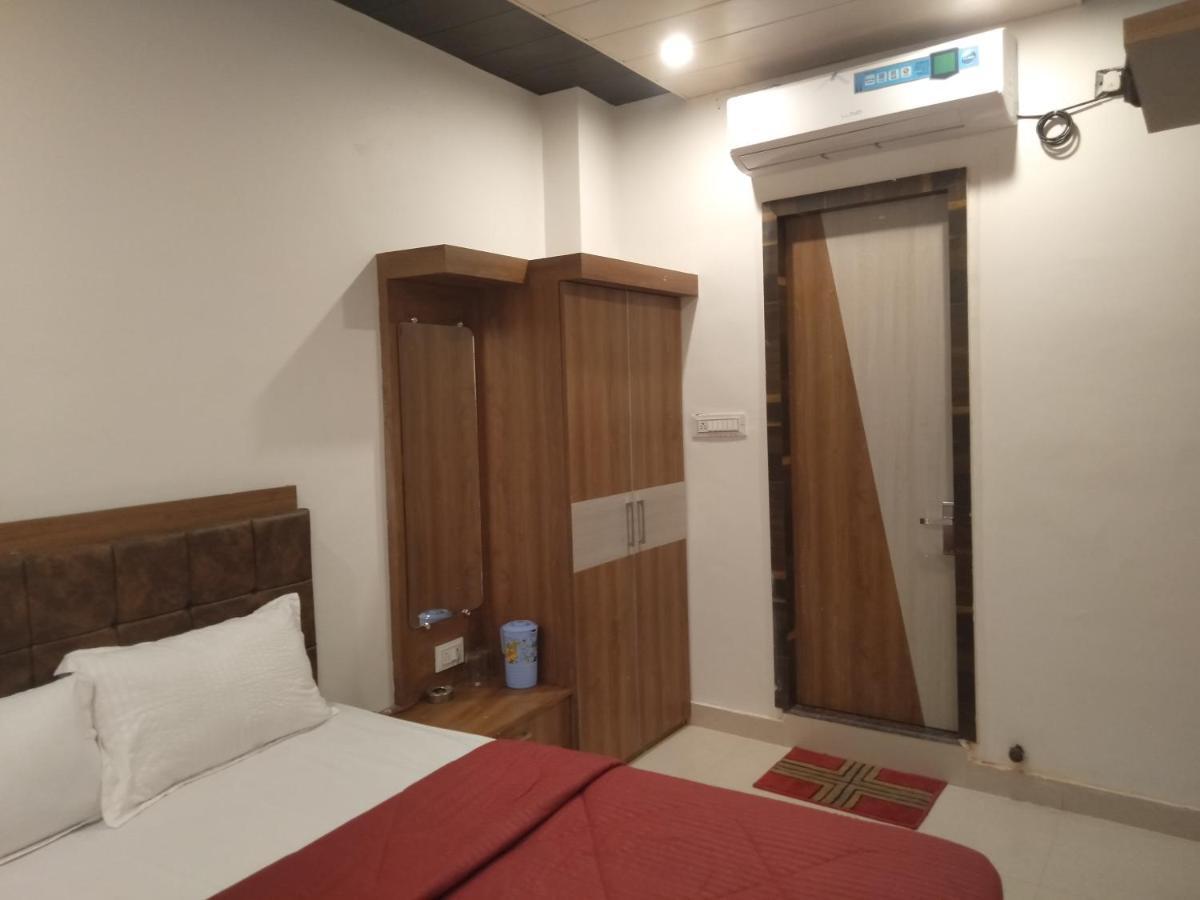 Rudraksha Guest House Varanasi Luaran gambar